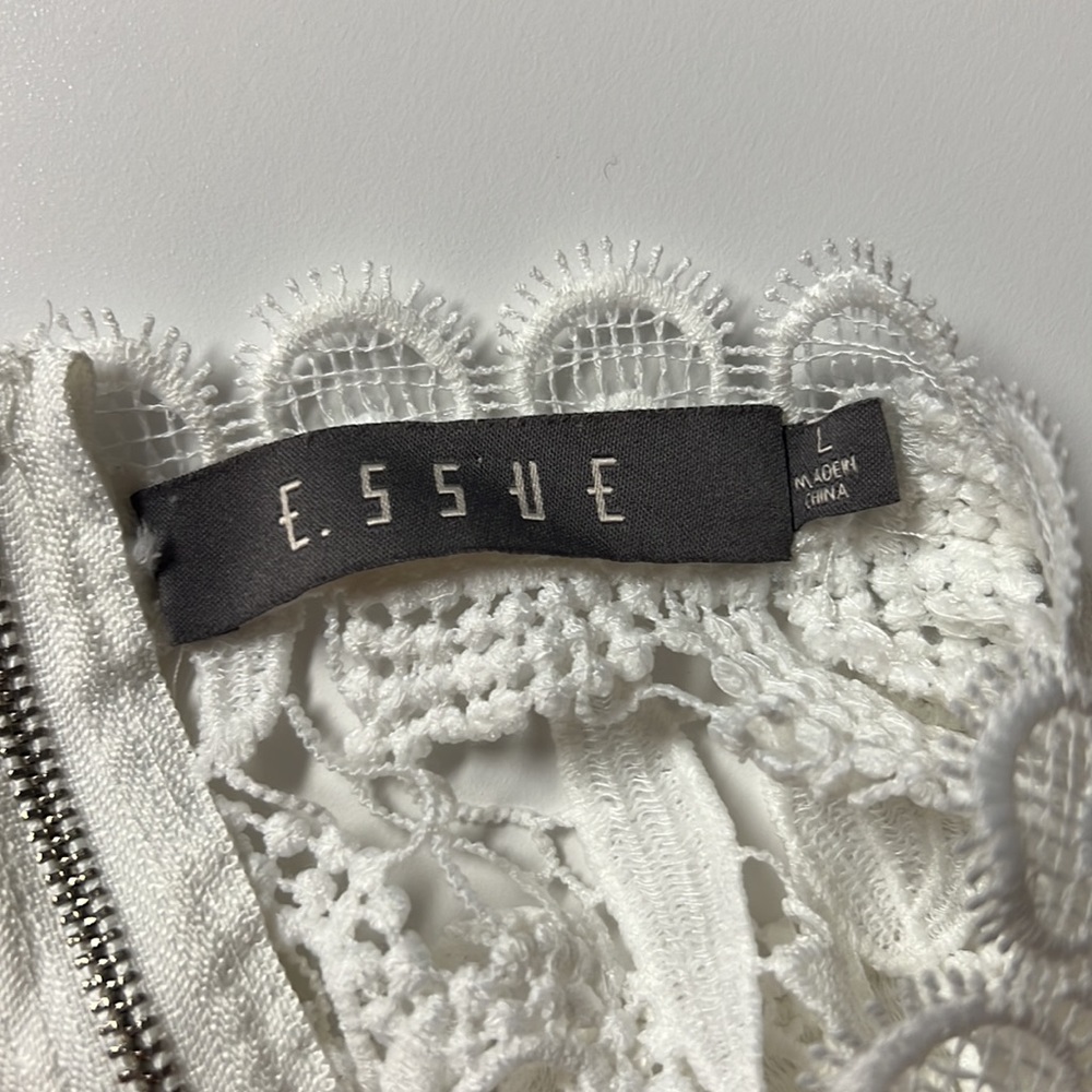 E.SSUE Crochet Top - Picture 5 of 5